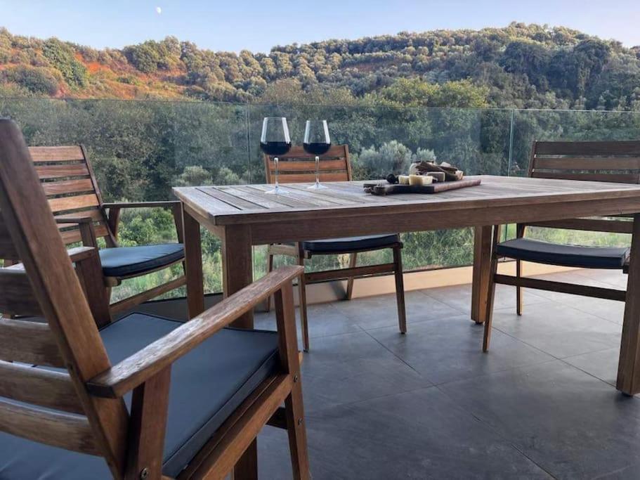 Ek Ornelakis, Luxury Country House With Jacuzzi Hriszí Aktí Haniá Kültér fotó