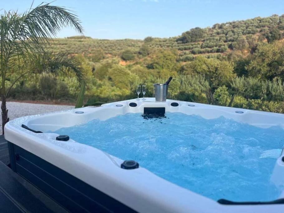 Ek Ornelakis, Luxury Country House With Jacuzzi Hriszí Aktí Haniá Kültér fotó