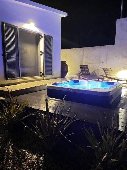 Ek Ornelakis, Luxury Country House With Jacuzzi Hriszí Aktí Haniá Kültér fotó